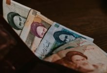 الصدقة من مال الزوج